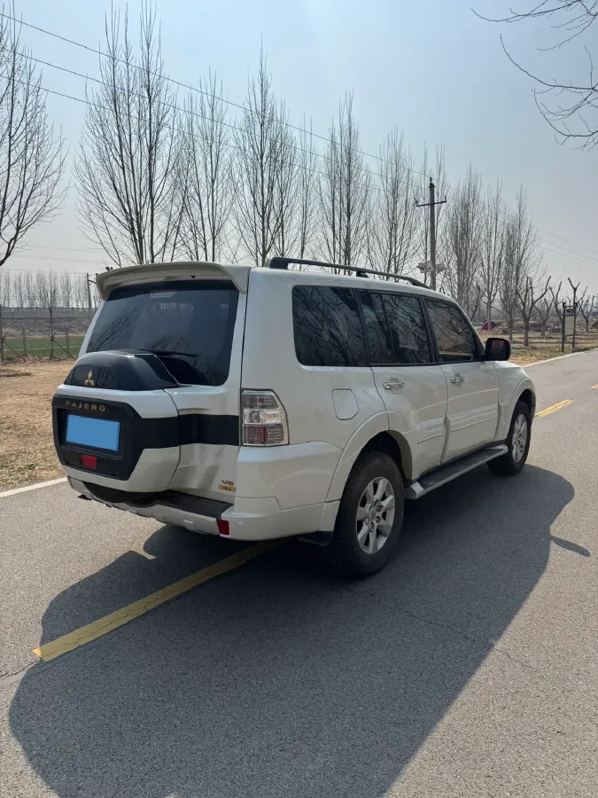 2020 Mitsubishi Pajero 3.0L 174HP V6 5AT,autocango,china used car exporter,china ev exporter,chinese used car exporter,chinese used ev exporter
