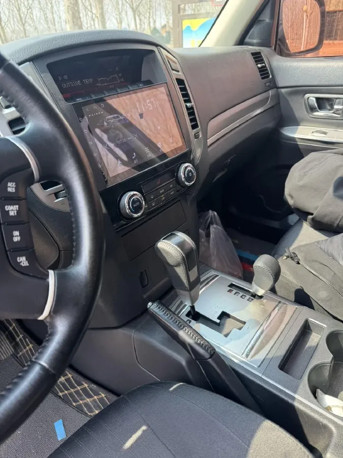 2020 Mitsubishi Pajero 3.0L 174HP V6 5AT,autocango,china used car exporter,china ev exporter,chinese used car exporter,chinese used ev exporter