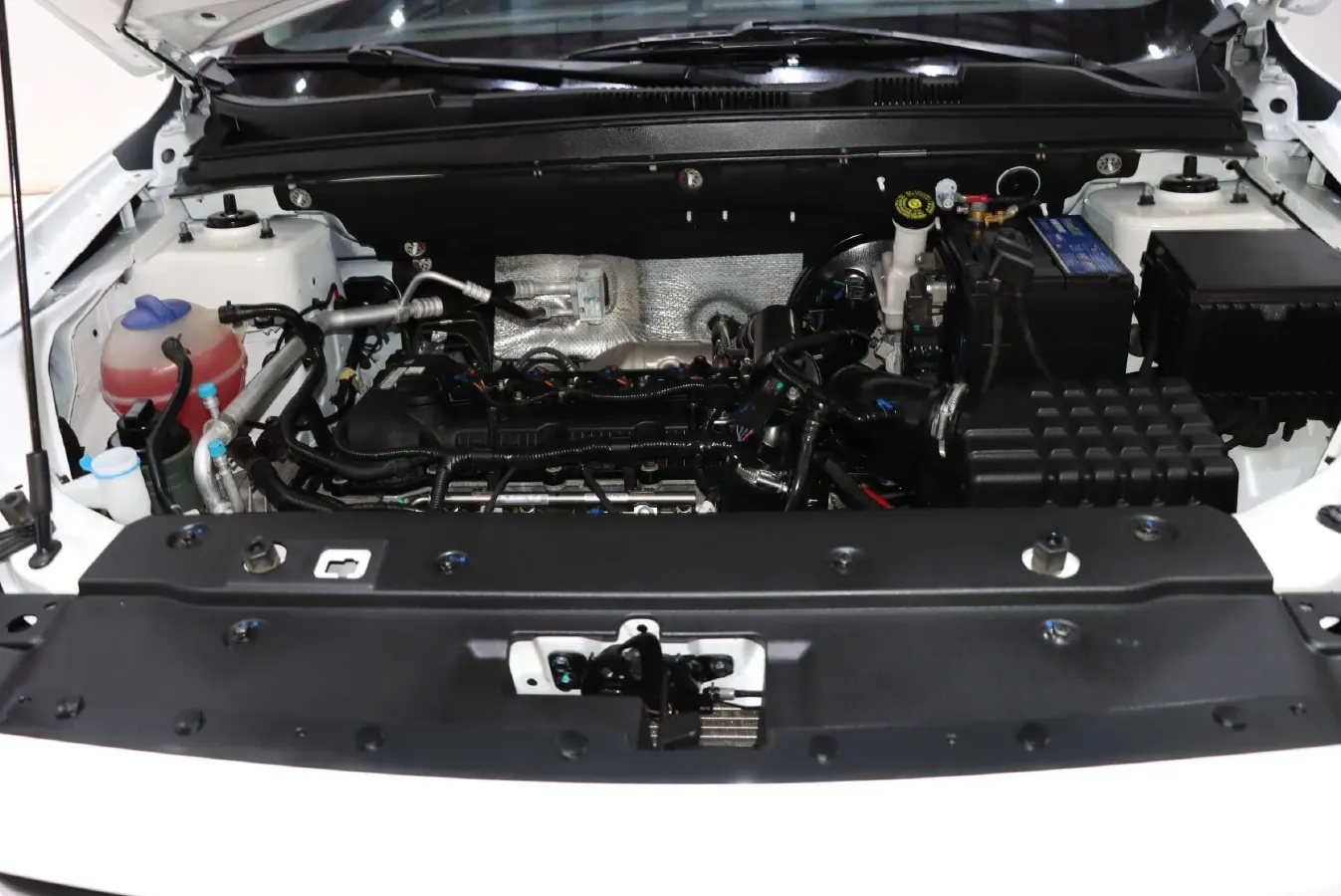 2020 Jetour X70M 1.5T 156HP L4 6MT,autocango,china used car exporter,china ev exporter,chinese used car exporter,chinese used ev exporter