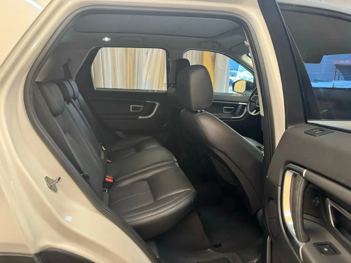 2019 Land Rover Discovery Sport 2.0T 241HP L4 9AT,autocango,china used car exporter,china ev exporter,chinese used car exporter,chinese used ev exporter