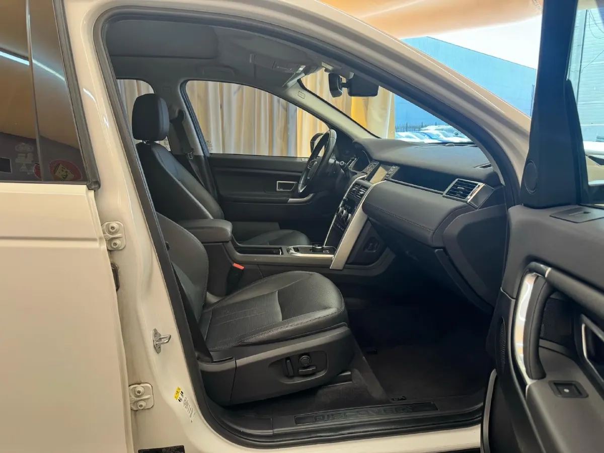 2019 Land Rover Discovery Sport 2.0T 241HP L4 9AT,autocango,china used car exporter,china ev exporter,chinese used car exporter,chinese used ev exporter