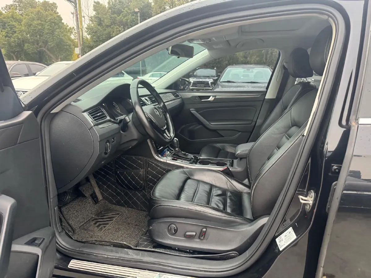 2017 Volkswagen Passat 1.8T 180HP L4 7DCT,autocango,china used car exporter,china ev exporter,chinese used car exporter,chinese used ev exporter