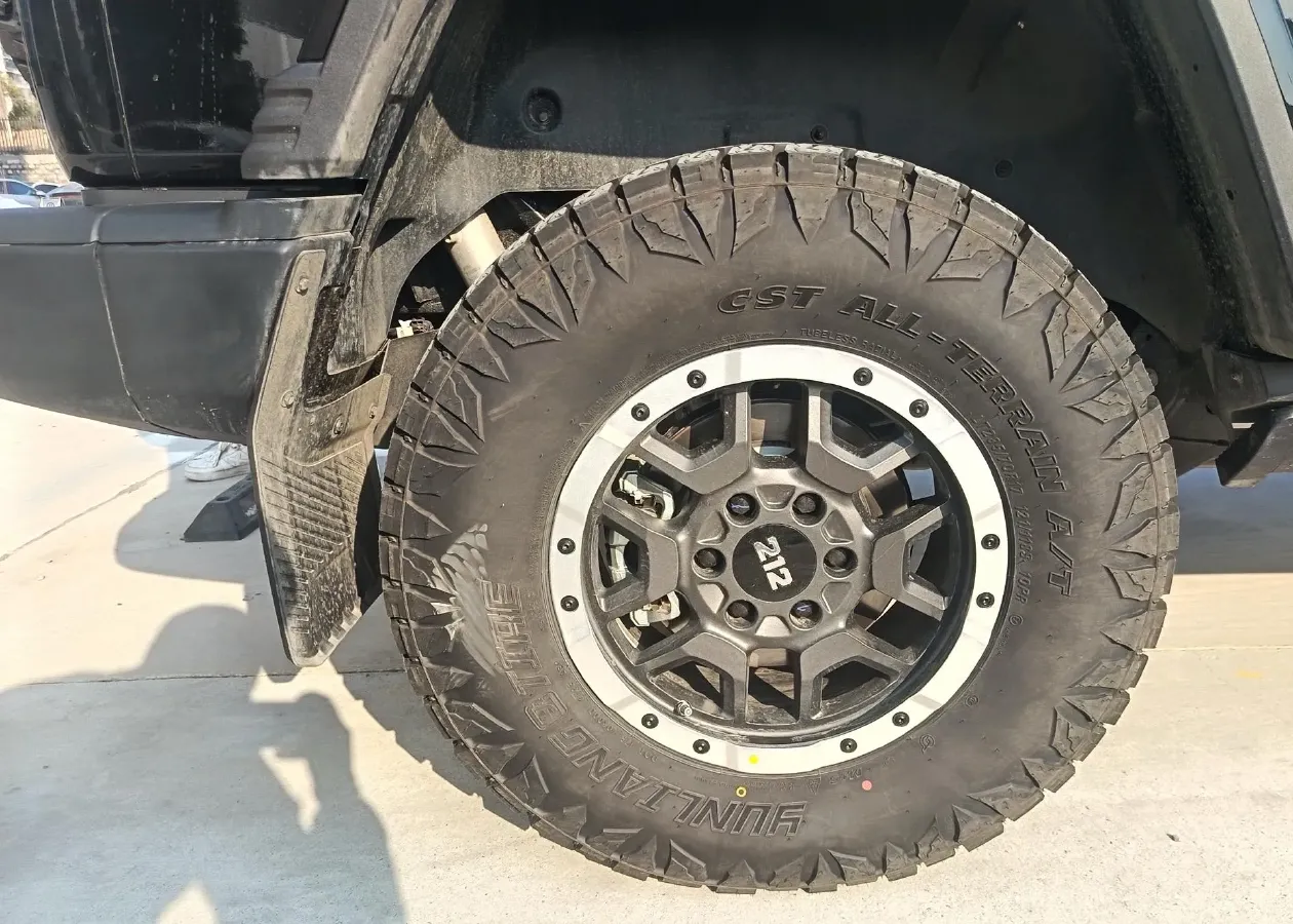 2025 212 212 T01 2.0T 252HP L4 8AT,autocango,china used car exporter,china ev exporter,chinese used car exporter,chinese used ev exporter