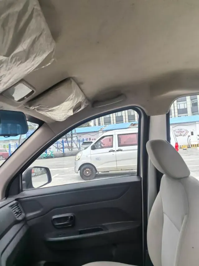 2019 WuLing HongGuang V 1.5L 99HP L4 6MT,autocango,china used car exporter,china ev exporter,chinese used car exporter,chinese used ev exporter
