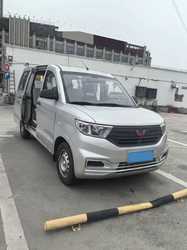 2019 WuLing HongGuang V 1.5L 99HP L4 6MT,autocango,china used car exporter,china ev exporter,chinese used car exporter,chinese used ev exporter