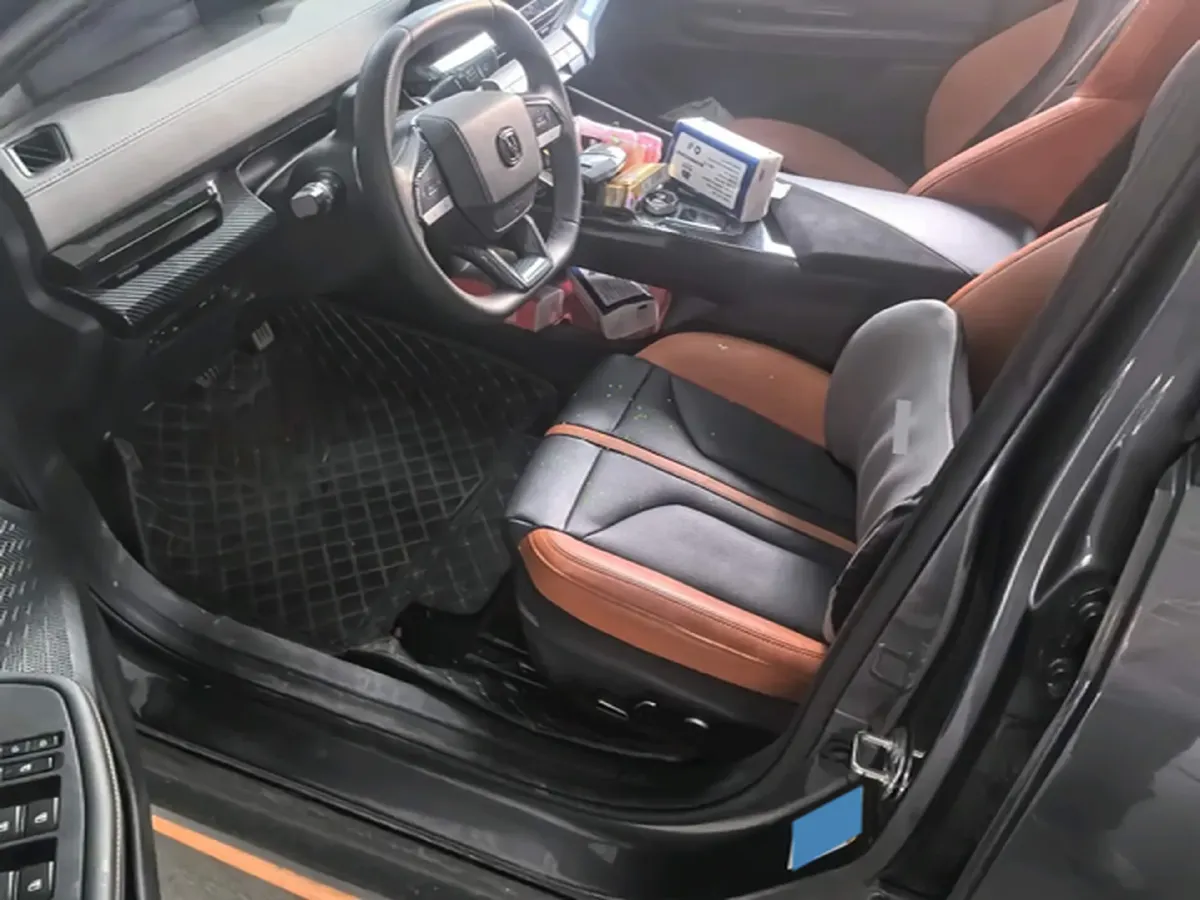 2024 ChangAn UNI-V 1.5T 188HP L4 7DCT,autocango,china used car exporter,china ev exporter,chinese used car exporter,chinese used ev exporter