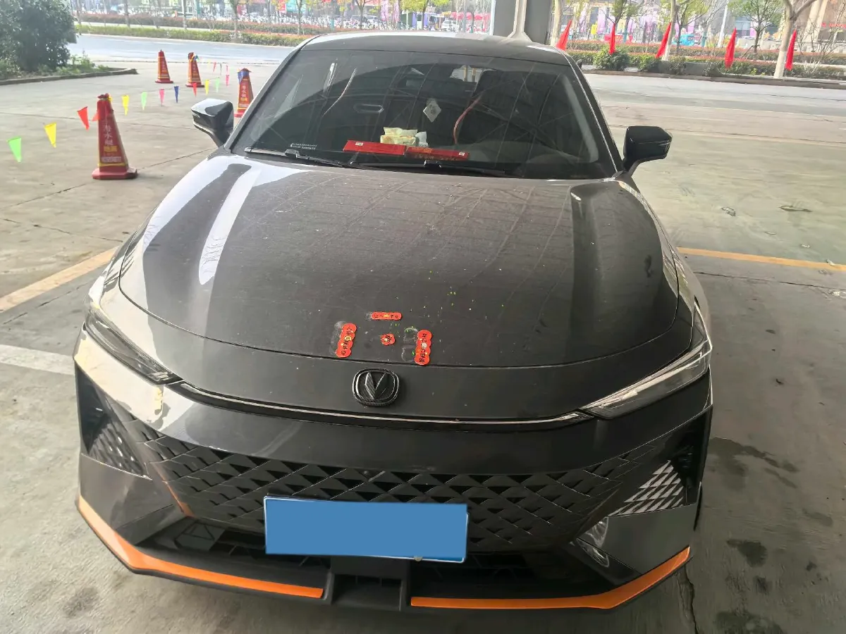 2024 ChangAn UNI-V 1.5T 188HP L4 7DCT,autocango,china used car exporter,china ev exporter,chinese used car exporter,chinese used ev exporter