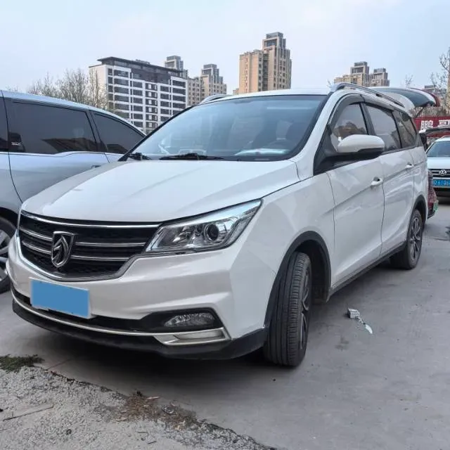 2019 BaoJun 730 1.5L 105HP L4 6MT,autocango,china used car exporter,china ev exporter,chinese used car exporter,chinese used ev exporter