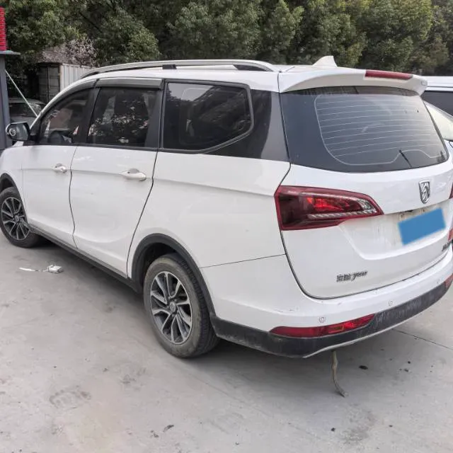 2019 BaoJun 730 1.5L 105HP L4 6MT,autocango,china used car exporter,china ev exporter,chinese used car exporter,chinese used ev exporter