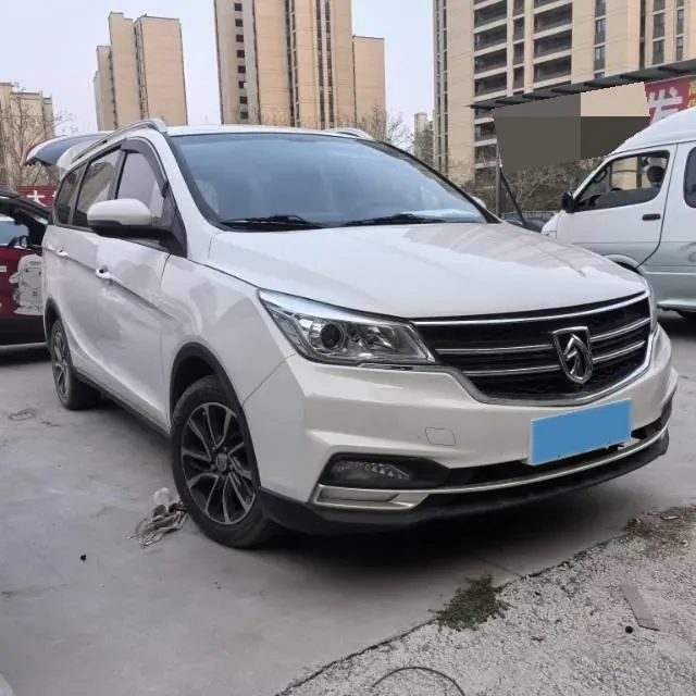 2019 BaoJun 730 1.5L 105HP L4 6MT,autocango,china used car exporter,china ev exporter,chinese used car exporter,chinese used ev exporter