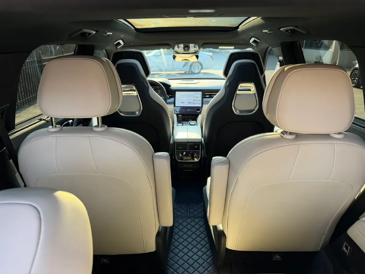 2021 Kia Carnival 2.0T 233HP L4 8AT,autocango,china used car exporter,china ev exporter,chinese used car exporter,chinese used ev exporter