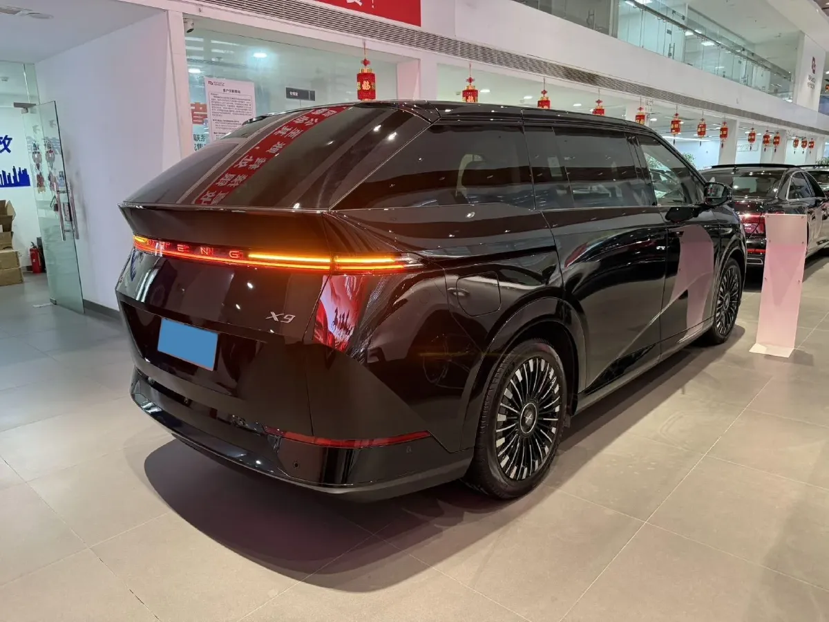 2025 Xpeng X9 BEV,autocango,china used car exporter,china ev exporter,chinese used car exporter,chinese used ev exporter