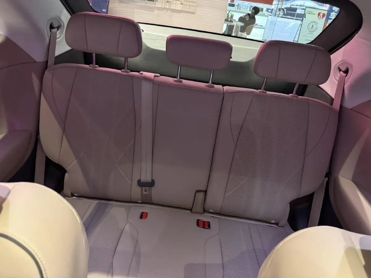 2025 Xpeng X9 BEV,autocango,china used car exporter,china ev exporter,chinese used car exporter,chinese used ev exporter