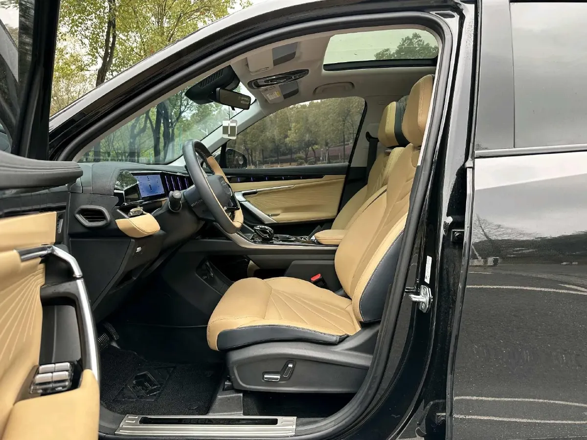 2023 Geely StarRay 1.5T 181HP L4 7DCT,autocango,china used car exporter,china ev exporter,chinese used car exporter,chinese used ev exporter