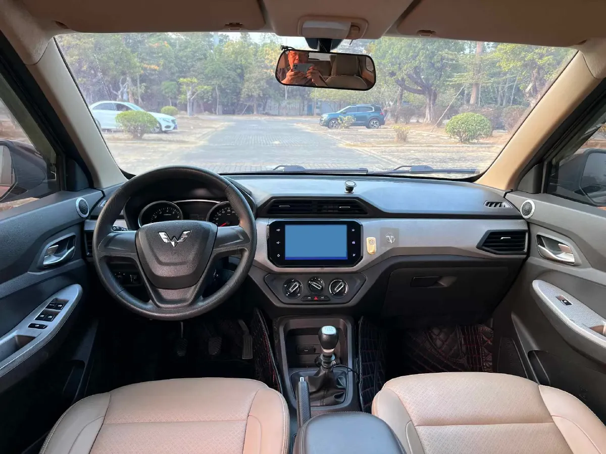 2021 WuLing RongGuang New Truck 1.5L 99HP L4 5MT,autocango,china used car exporter,china ev exporter,chinese used car exporter,chinese used ev exporter