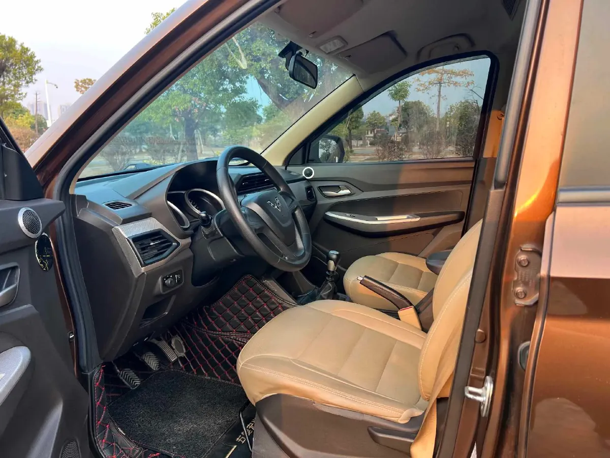 2021 WuLing RongGuang New Truck 1.5L 99HP L4 5MT,autocango,china used car exporter,china ev exporter,chinese used car exporter,chinese used ev exporter