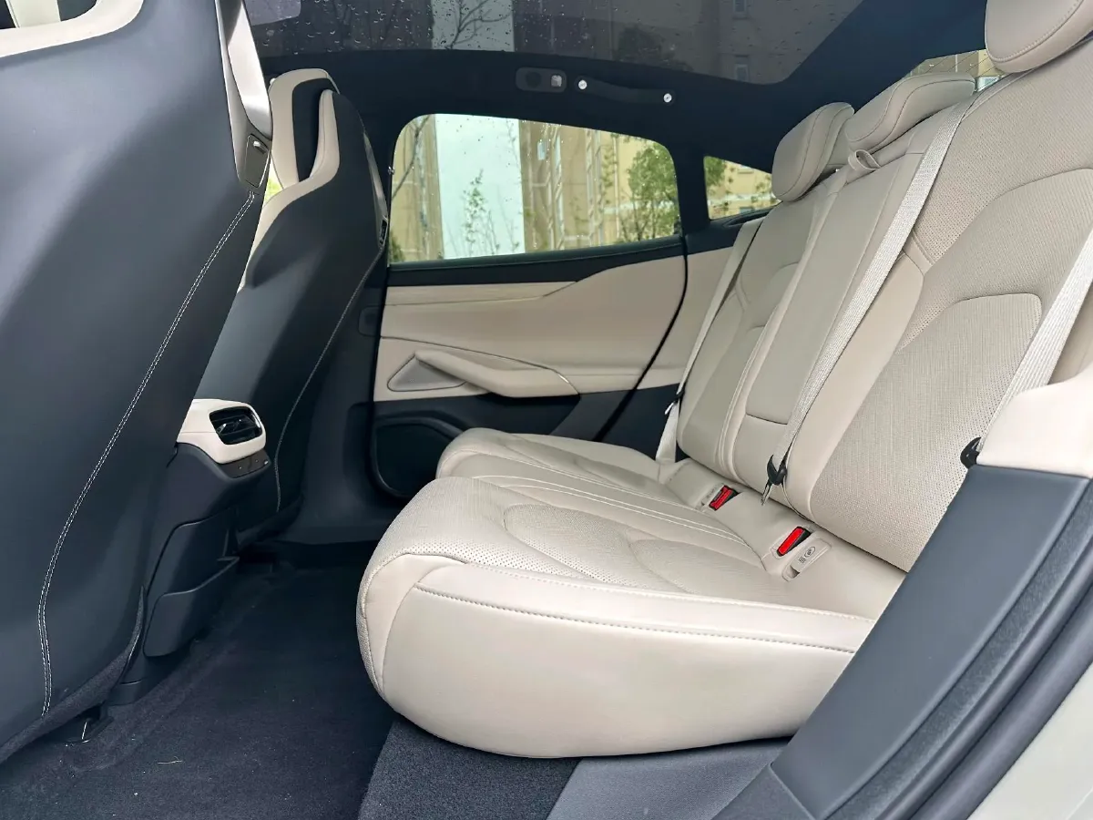 2024 MI SU7 BEV 101KWH,autocango,china used car exporter,china ev exporter,chinese used car exporter,chinese used ev exporter