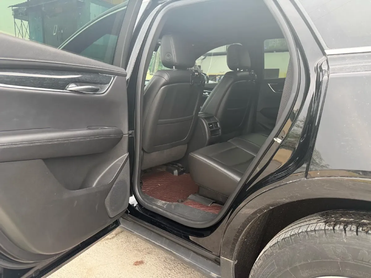 2021 Cadillac XT5 2.0T 237HP L4 9AT,autocango,china used car exporter,china ev exporter,chinese used car exporter,chinese used ev exporter