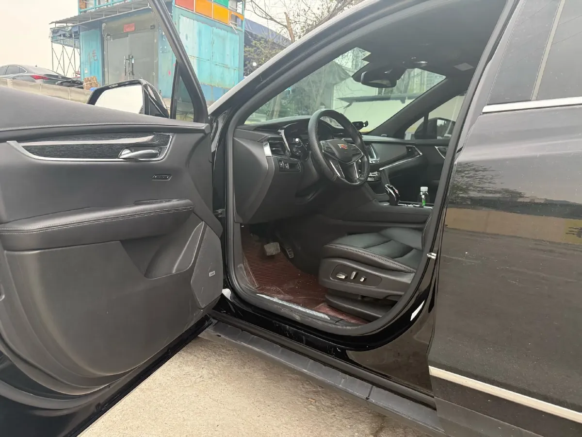 2021 Cadillac XT5 2.0T 237HP L4 9AT,autocango,china used car exporter,china ev exporter,chinese used car exporter,chinese used ev exporter