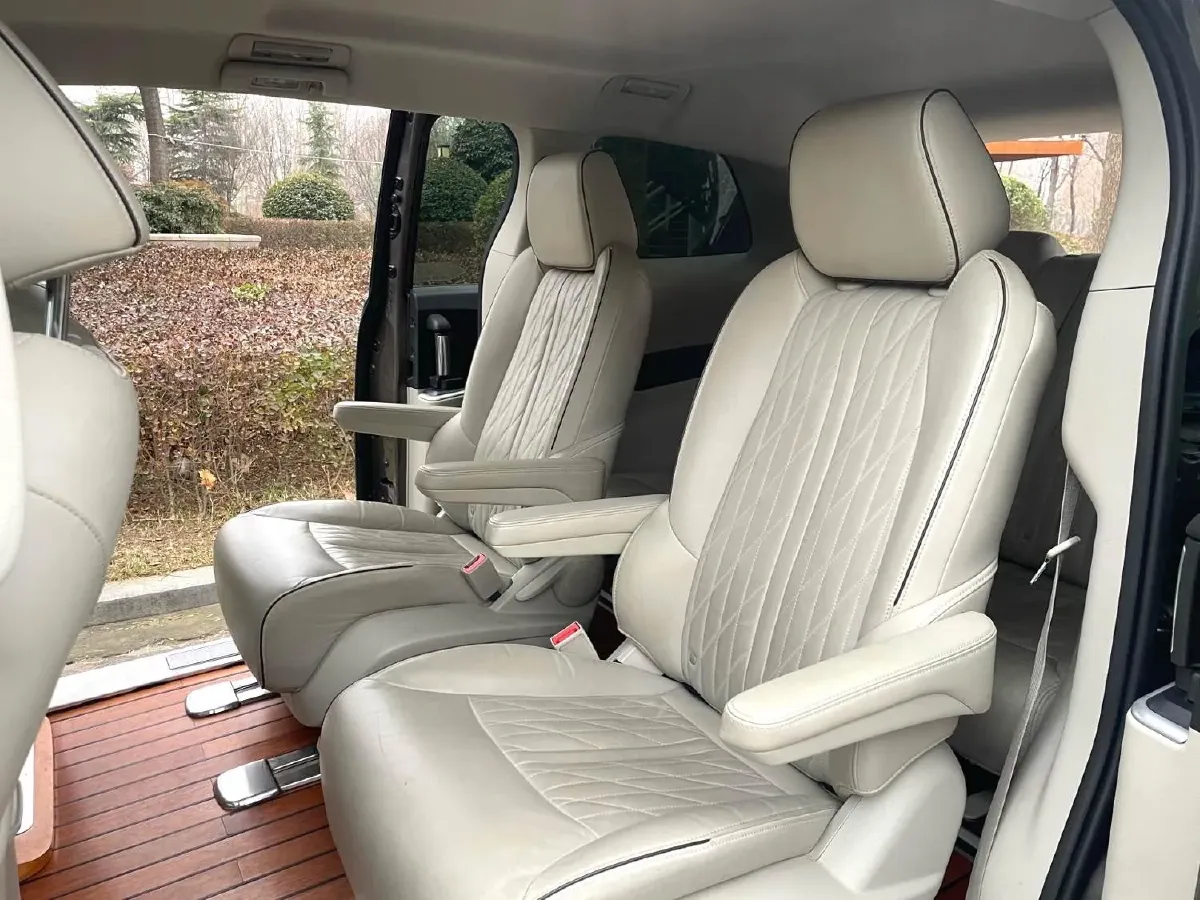 2022 Buick GL8 2.0T 237HP L4 9AT,autocango,china used car exporter,china ev exporter,chinese used car exporter,chinese used ev exporter