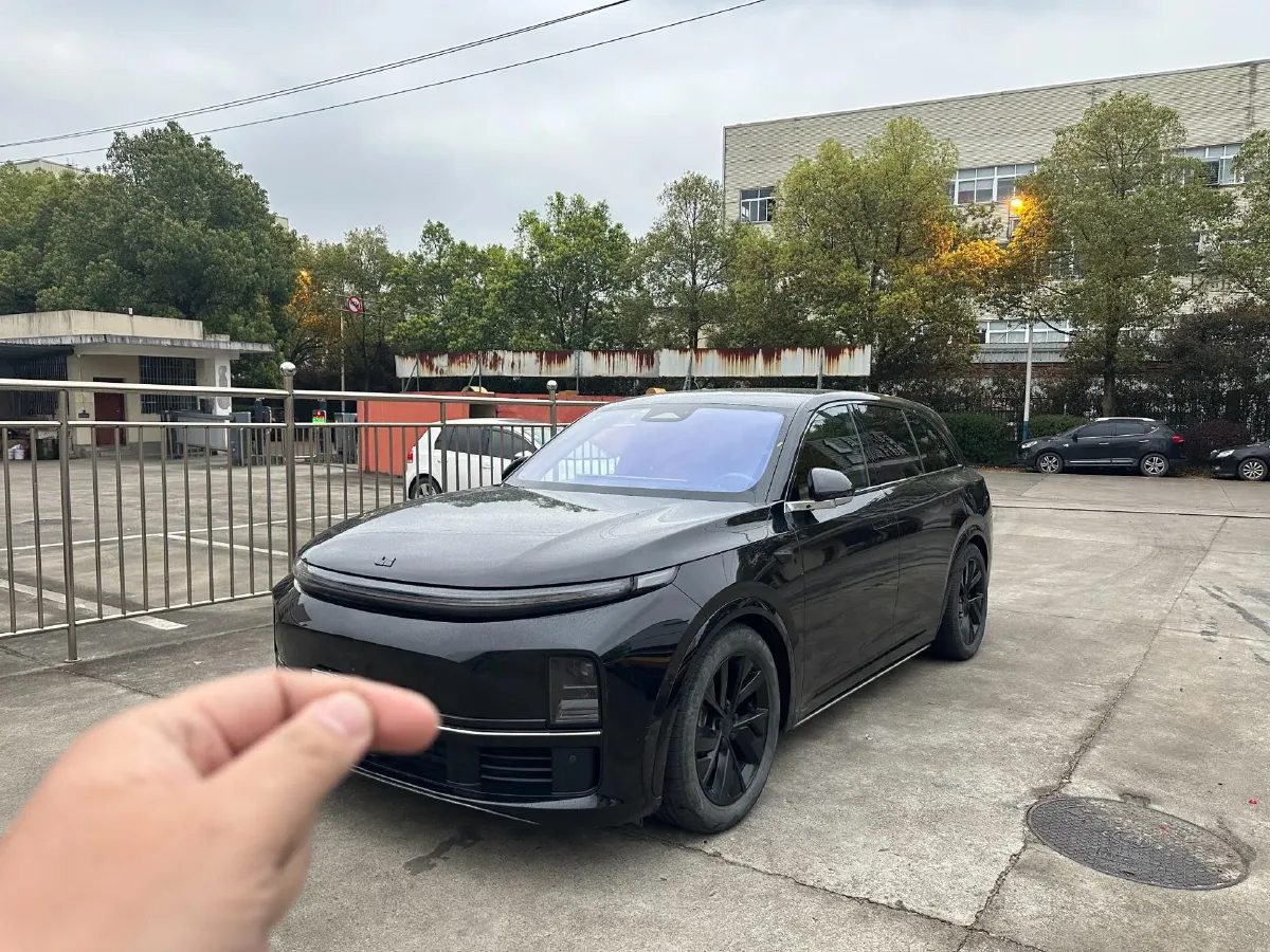 2023 Li L7 Range Extended 154HP REEV 40.9KWH,autocango,china used car exporter,china ev exporter,chinese used car exporter,chinese used ev exporter