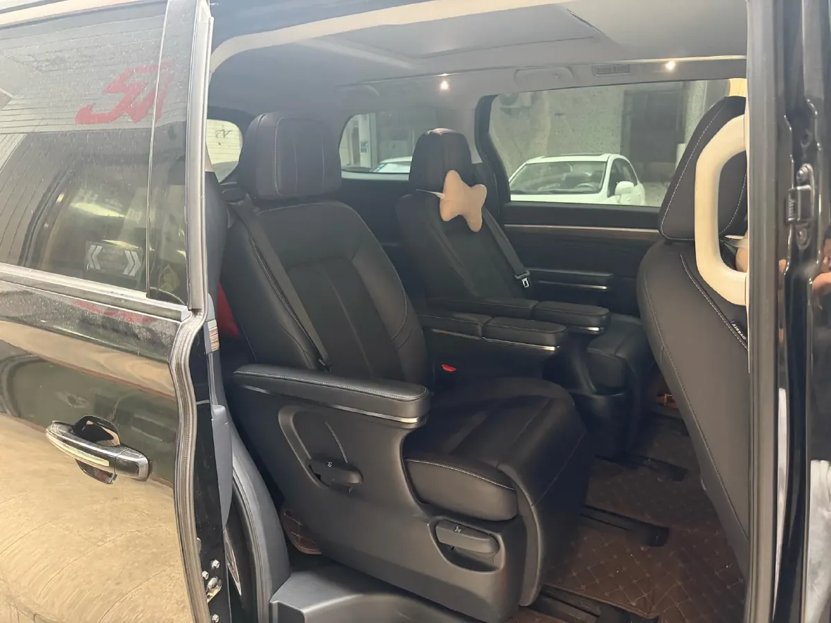 2021 GAC Trumpchi M8 2.0T 252HP L4 8AT,autocango,china used car exporter,china ev exporter,chinese used car exporter,chinese used ev exporter