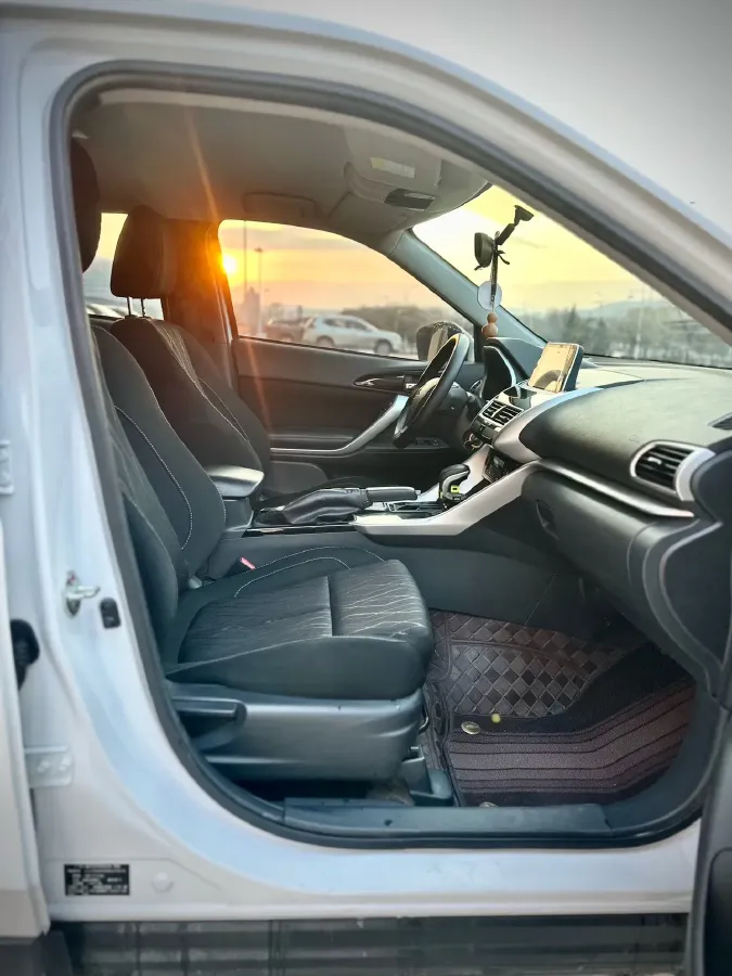 2021 Mitsubishi Eclipse Cross 1.5T 170HP L4 CVT,autocango,china used car exporter,china ev exporter,chinese used car exporter,chinese used ev exporter