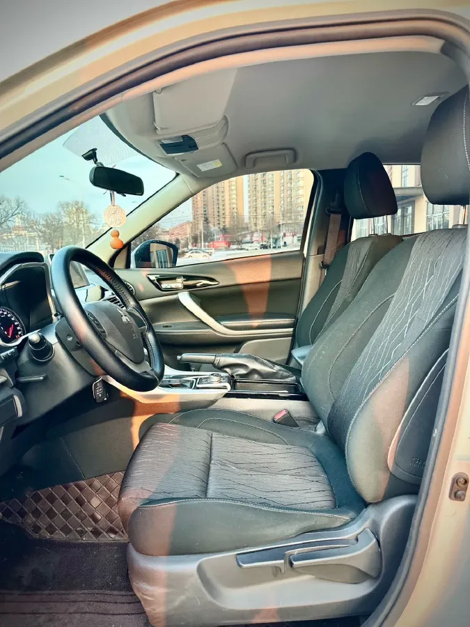 2021 Mitsubishi Eclipse Cross 1.5T 170HP L4 CVT,autocango,china used car exporter,china ev exporter,chinese used car exporter,chinese used ev exporter