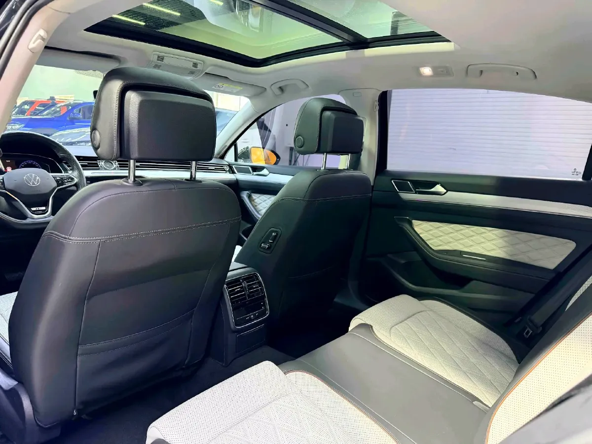 2023 Volkswagen Magotan 2.0T 186HP L4 7DCT,autocango,china used car exporter,china ev exporter,chinese used car exporter,chinese used ev exporter