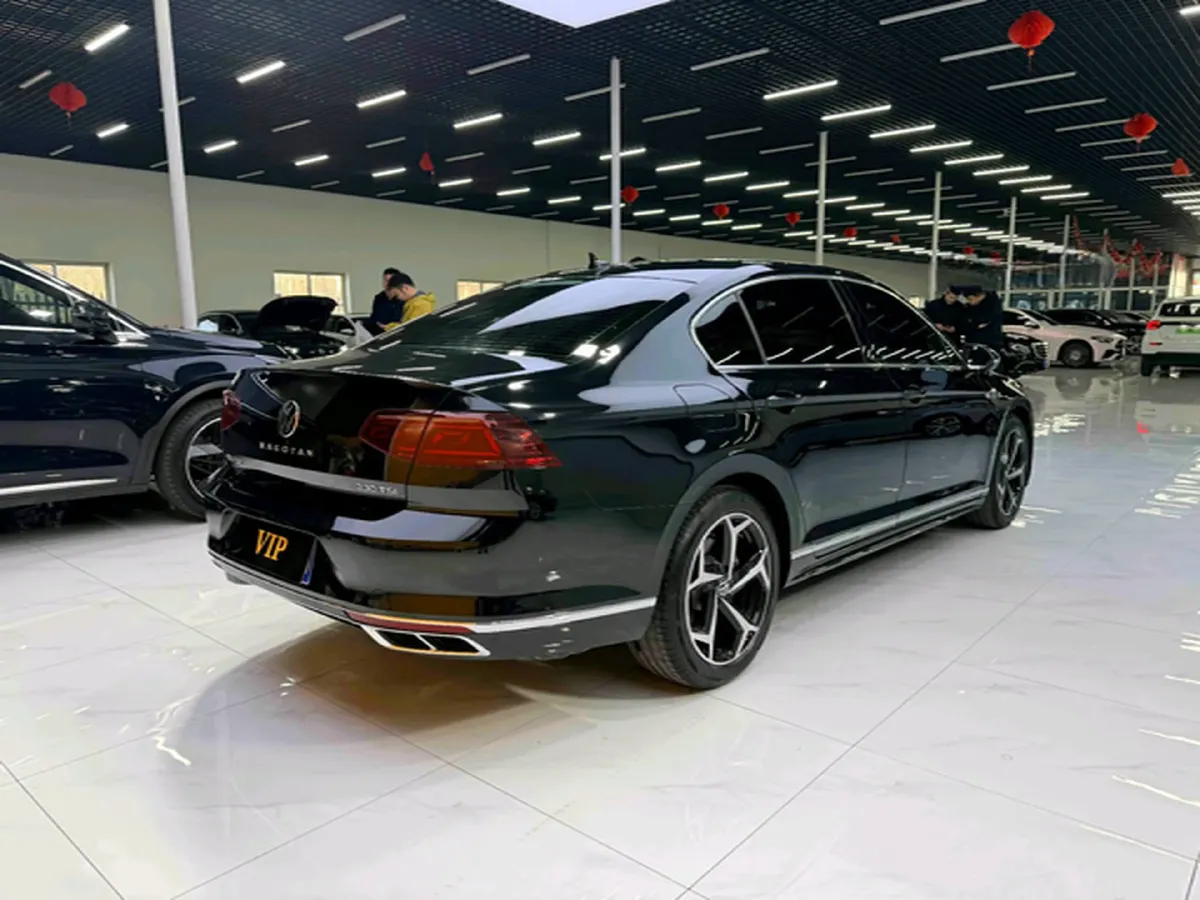 2023 Volkswagen Magotan 2.0T 186HP L4 7DCT,autocango,china used car exporter,china ev exporter,chinese used car exporter,chinese used ev exporter