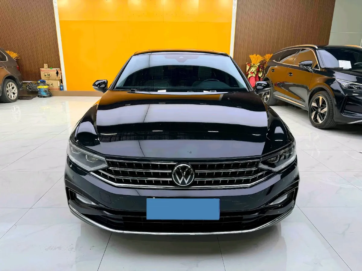 2023 Volkswagen Magotan 2.0T 186HP L4 7DCT,autocango,china used car exporter,china ev exporter,chinese used car exporter,chinese used ev exporter