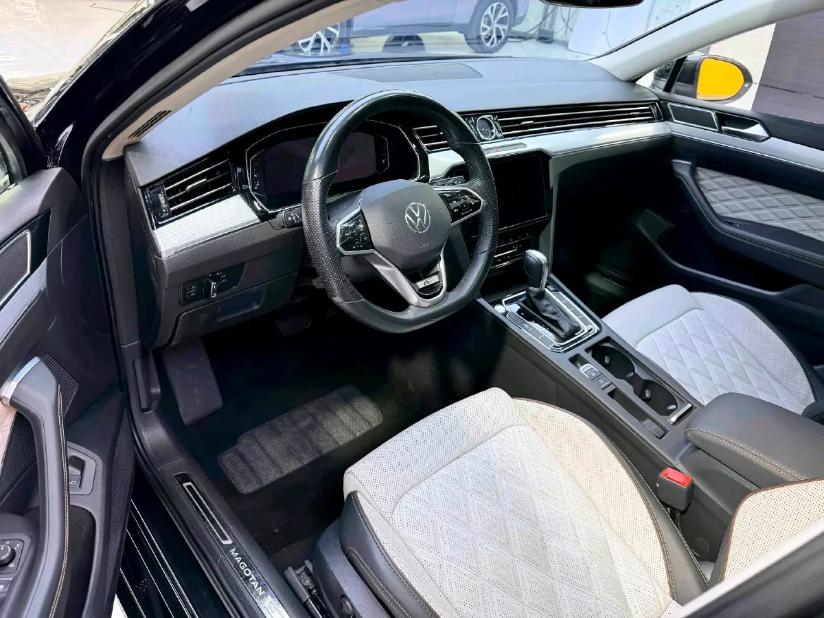 2023 Volkswagen Magotan 2.0T 186HP L4 7DCT,autocango,china used car exporter,china ev exporter,chinese used car exporter,chinese used ev exporter