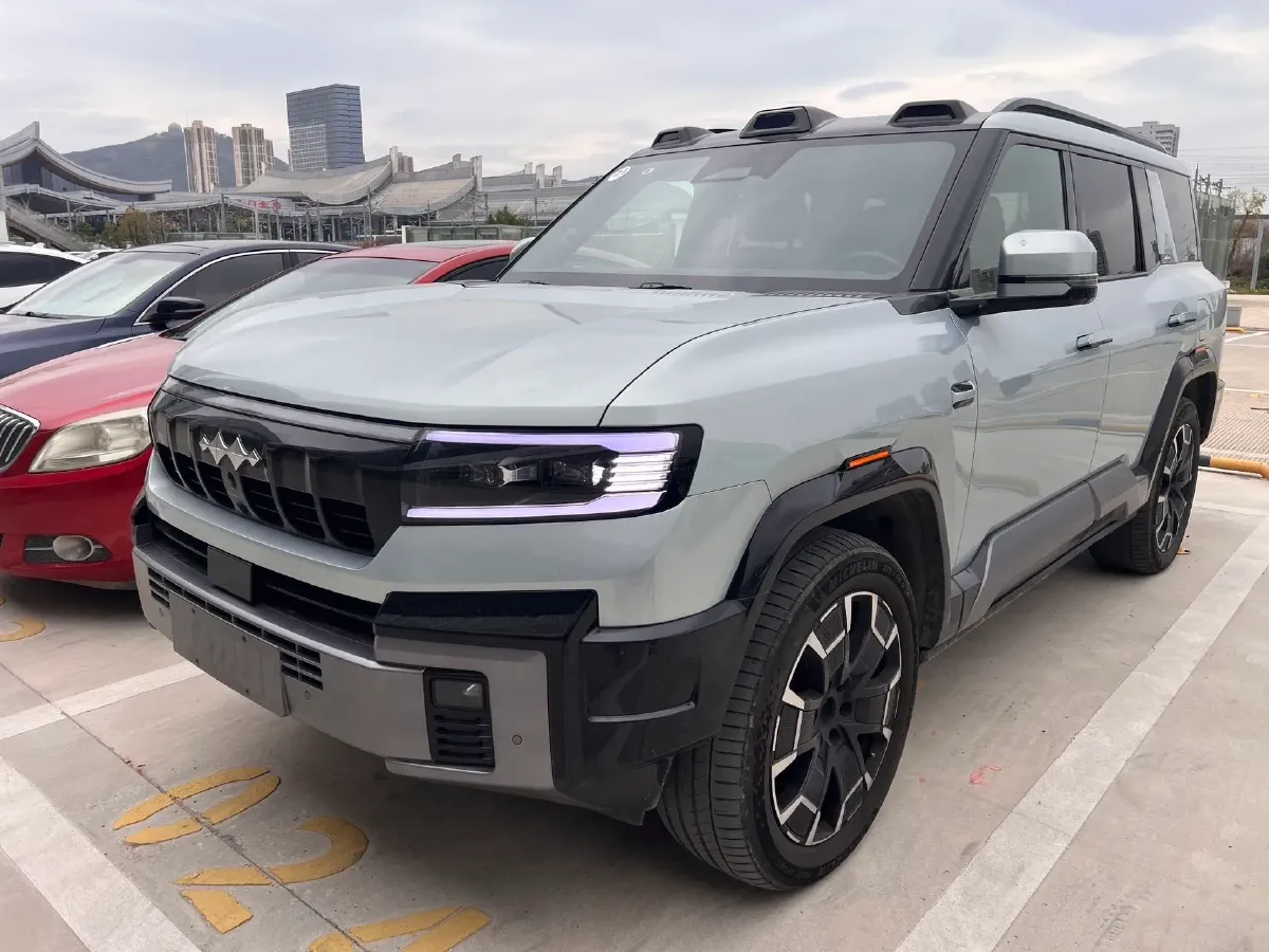 2025 FangChengBao Bao 8 2.0T 245HP L4 E-CVT PHEV 36.8KWH,autocango,china used car exporter,china ev exporter,chinese used car exporter,chinese used ev exporter