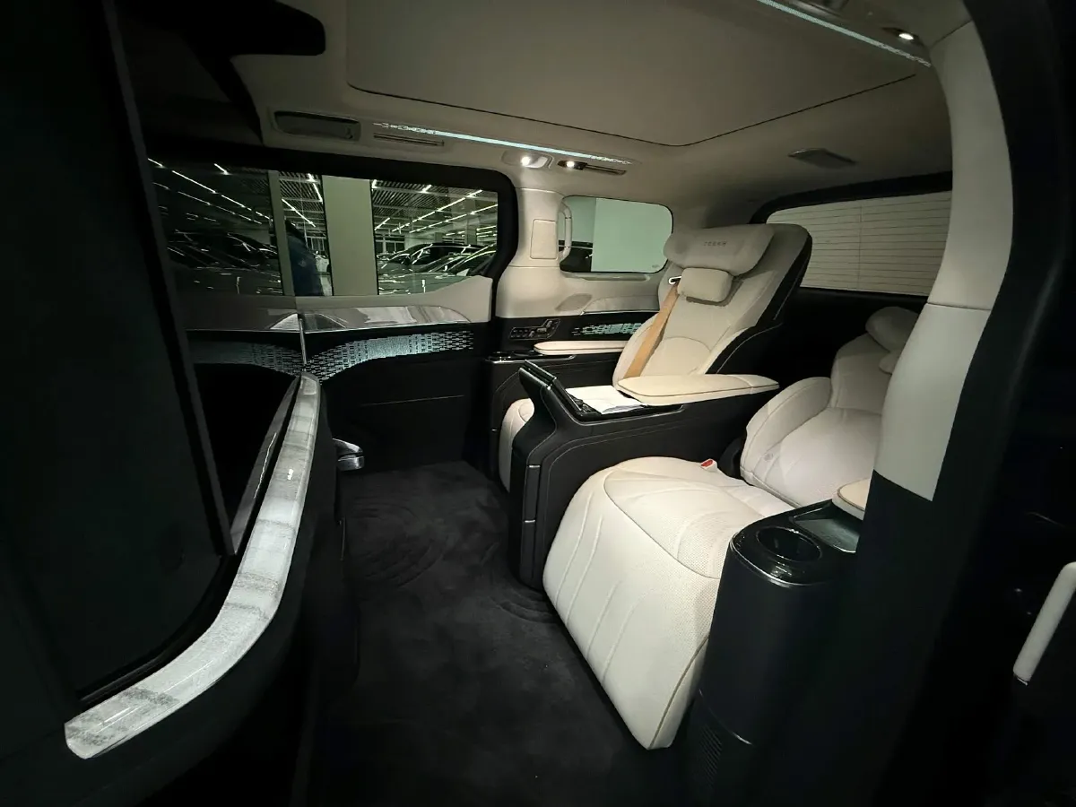 2024 Zeekr 009 BEV 108KWH,autocango,china used car exporter,china ev exporter,chinese used car exporter,chinese used ev exporter