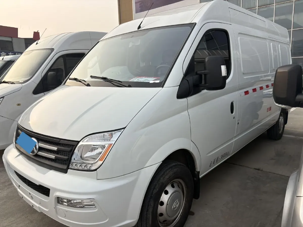 2021 MAXUS XinTu V80 2.0T 139HP L4 6MT,autocango,china used car exporter,china ev exporter,chinese used car exporter,chinese used ev exporter