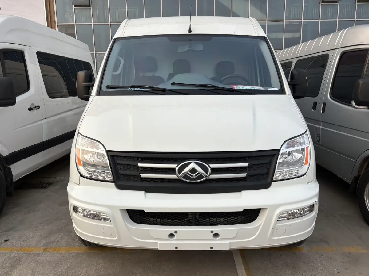 2021 MAXUS XinTu V80 2.0T 139HP L4 6MT,autocango,china used car exporter,china ev exporter,chinese used car exporter,chinese used ev exporter