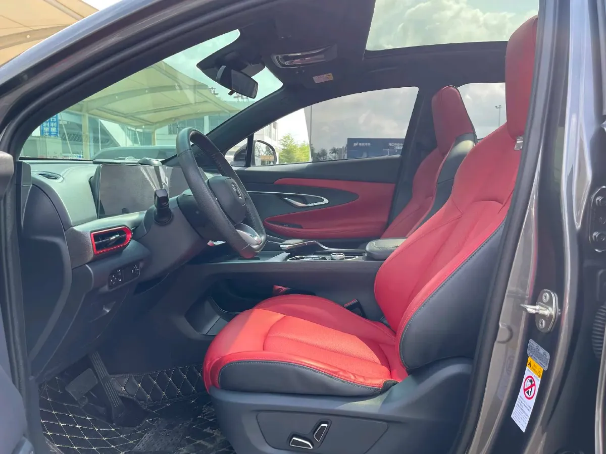 2020 ChangAn UNI-T 1.5T 180HP L4 7DCT,autocango,china used car exporter,china ev exporter,chinese used car exporter,chinese used ev exporter