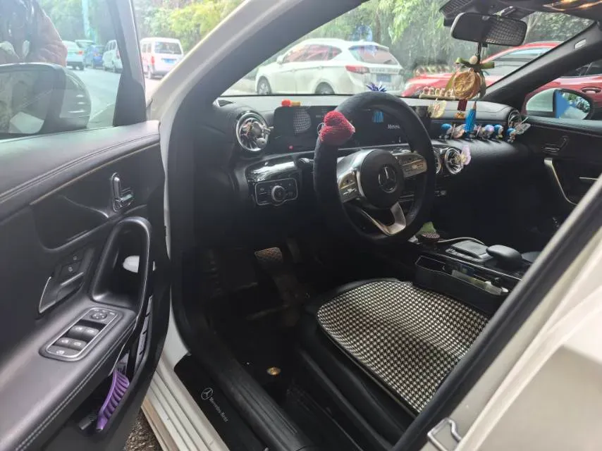 2022 Mercedes-Benz A Class 1.3T 163HP L4 7DCT,autocango,china used car exporter,china ev exporter,chinese used car exporter,chinese used ev exporter