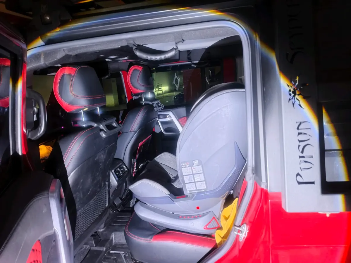 2020 Beijing BJ40 2.0T 224HP L4 8AT,autocango,china used car exporter,china ev exporter,chinese used car exporter,chinese used ev exporter