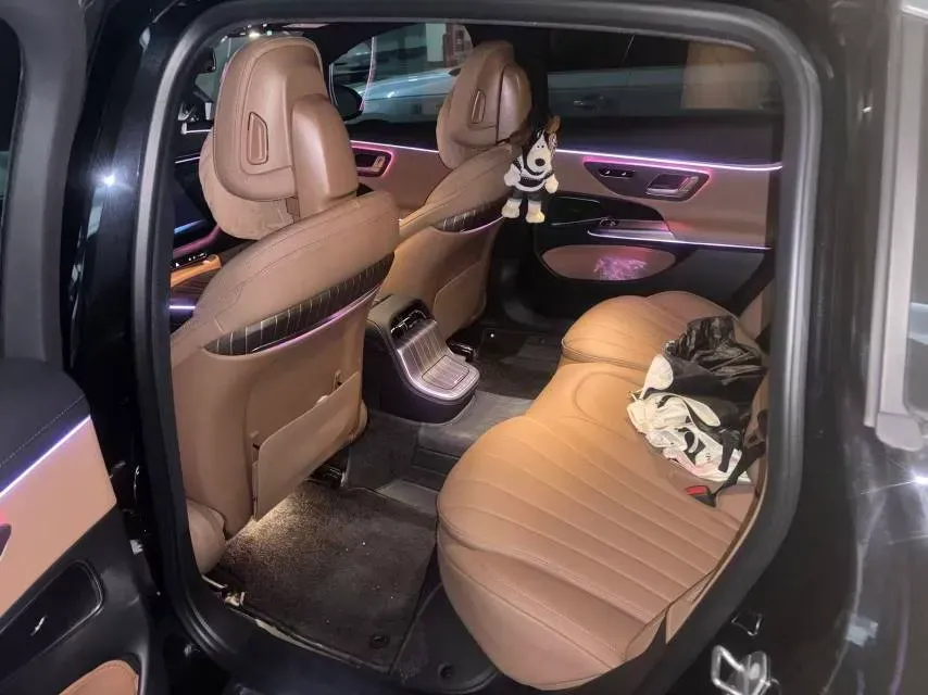 2024 Mercedes-Benz E Class 2.0T 204HP L4 9AT PHEV 25.4KWH,autocango,china used car exporter,china ev exporter,chinese used car exporter,chinese used ev exporter