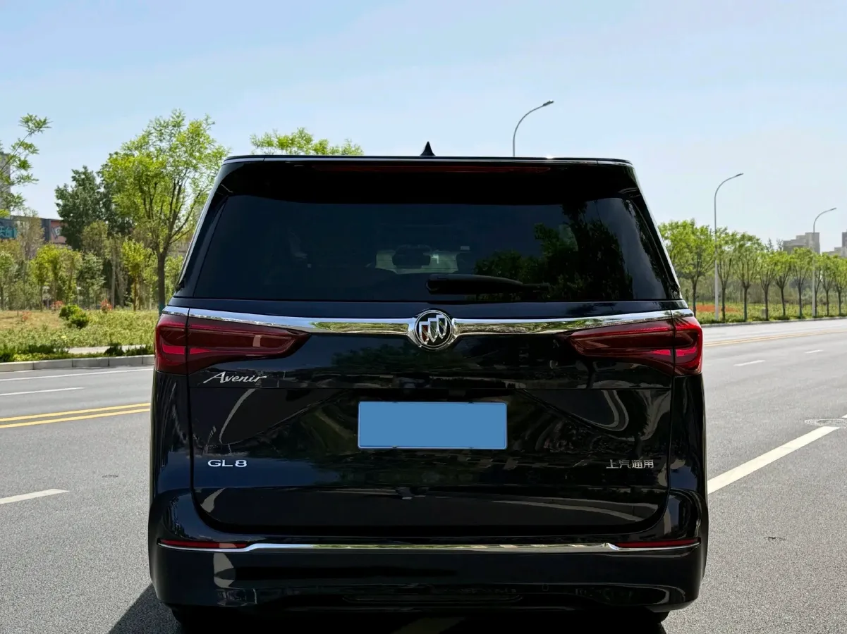 2022 Buick GL8 2.0T 237HP L4 9AT,autocango,china used car exporter,china ev exporter,chinese used car exporter,chinese used ev exporter