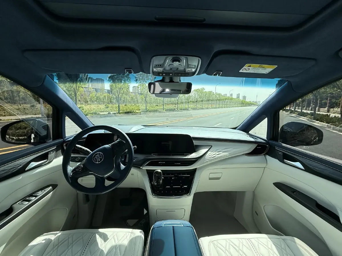 2022 Buick GL8 2.0T 237HP L4 9AT,autocango,china used car exporter,china ev exporter,chinese used car exporter,chinese used ev exporter