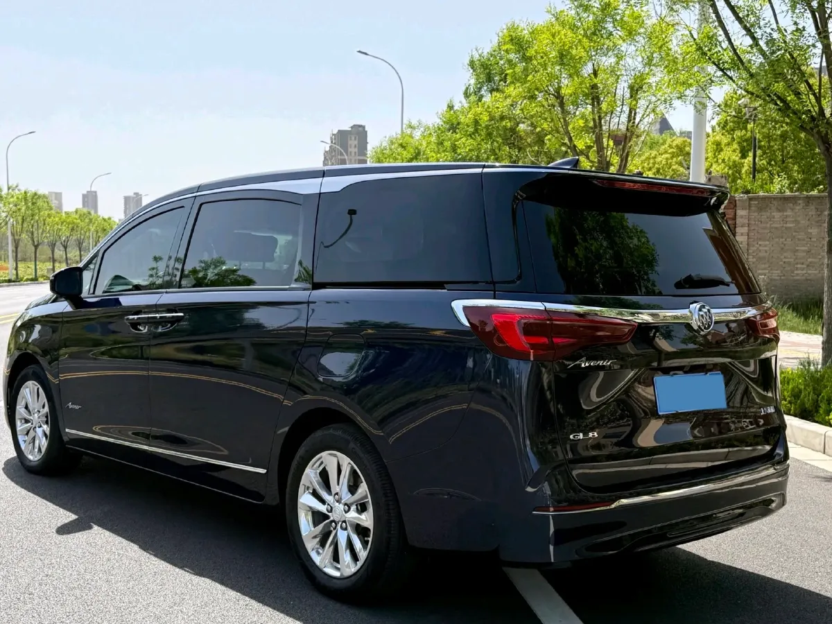 2022 Buick GL8 2.0T 237HP L4 9AT,autocango,china used car exporter,china ev exporter,chinese used car exporter,chinese used ev exporter
