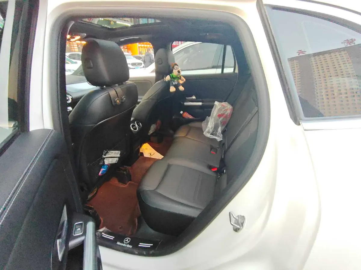 2022 Mercedes-Benz GLA Class 2.0T 190HP L4 8DCT,autocango,china used car exporter,china ev exporter,chinese used car exporter,chinese used ev exporter