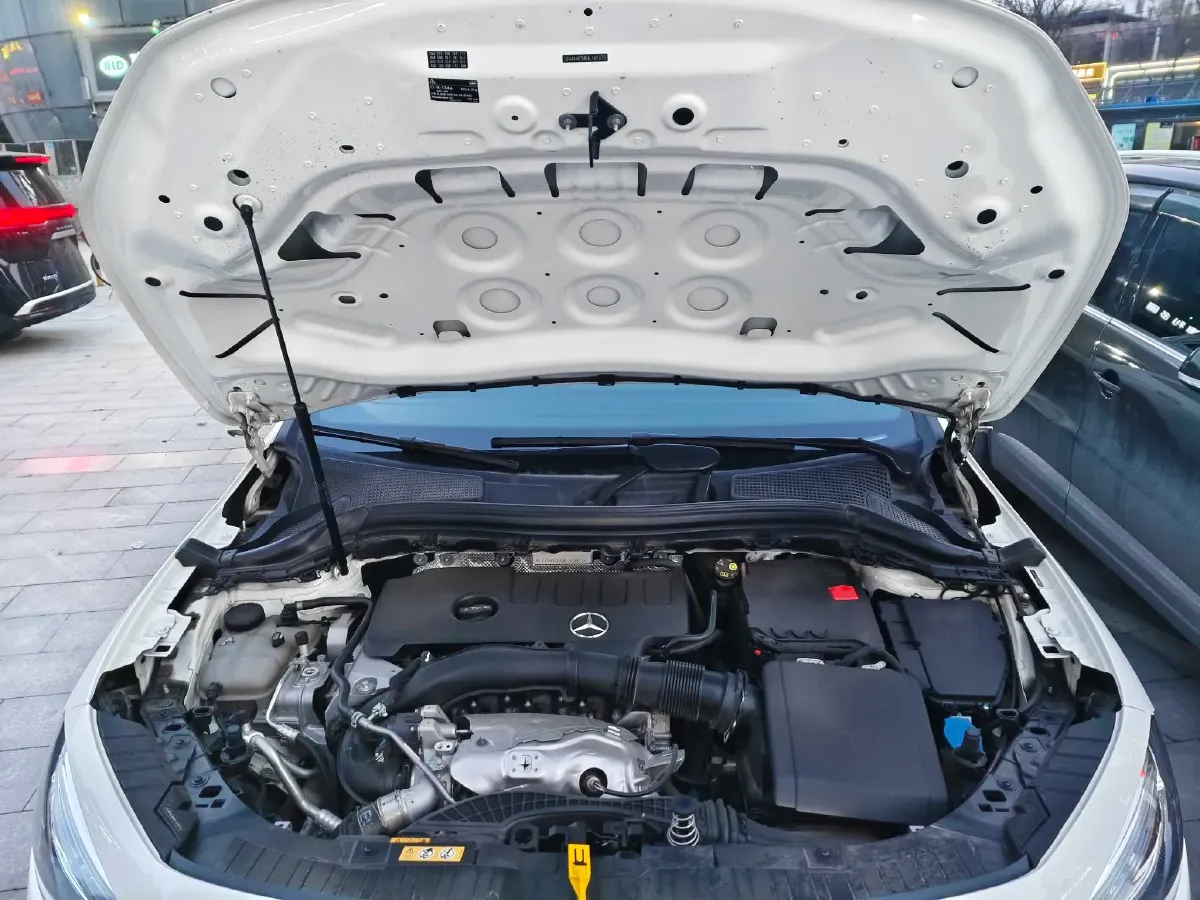 2022 Mercedes-Benz GLA Class 2.0T 190HP L4 8DCT,autocango,china used car exporter,china ev exporter,chinese used car exporter,chinese used ev exporter