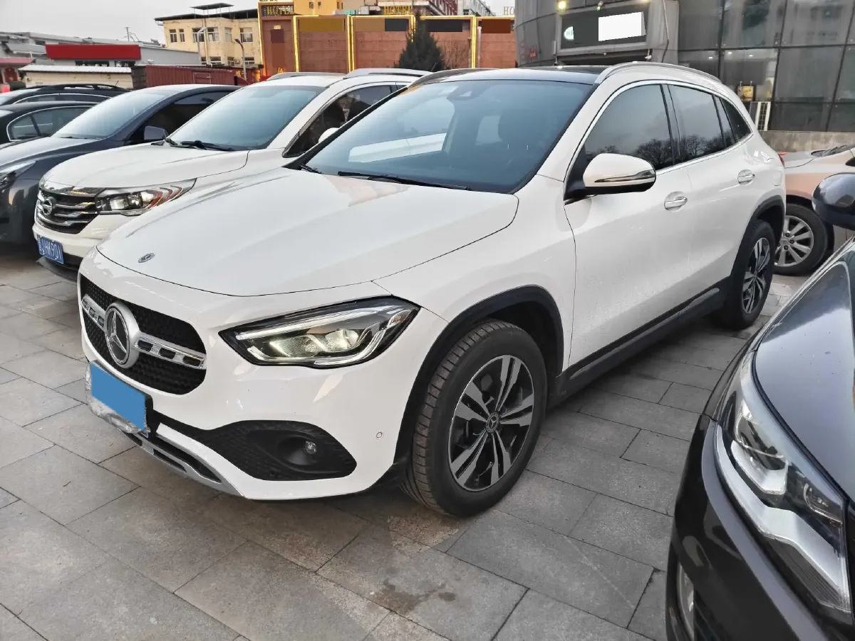 2022 Mercedes-Benz GLA Class 2.0T 190HP L4 8DCT,autocango,china used car exporter,china ev exporter,chinese used car exporter,chinese used ev exporter