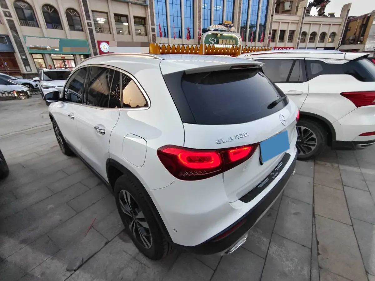 2022 Mercedes-Benz GLA Class 2.0T 190HP L4 8DCT,autocango,china used car exporter,china ev exporter,chinese used car exporter,chinese used ev exporter