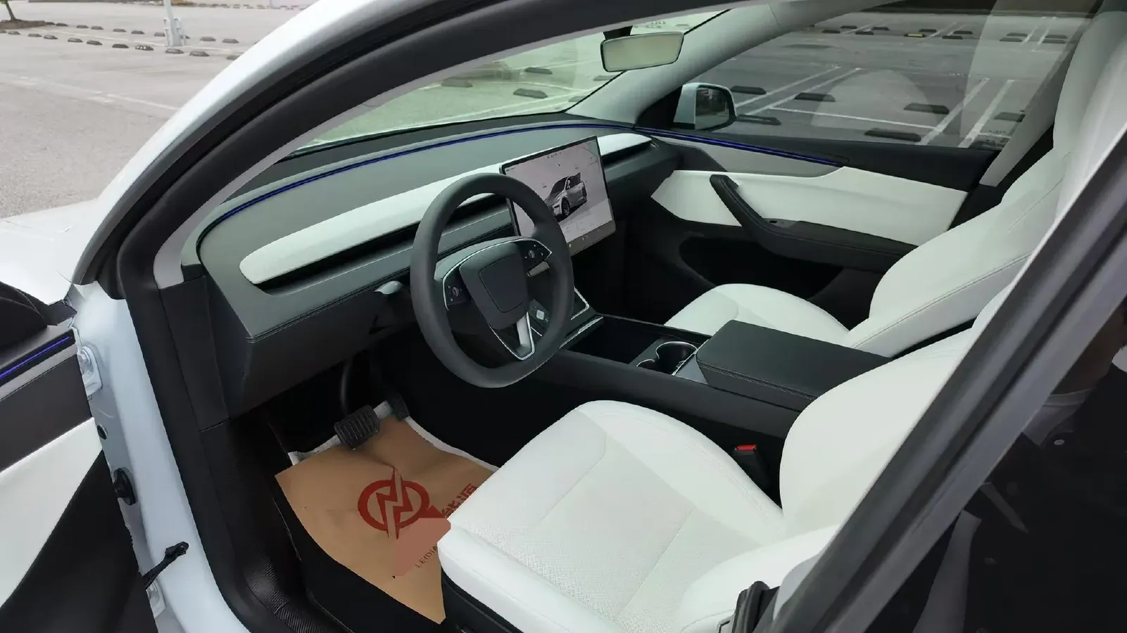 2025 Tesla Model Y BEV,autocango,china used car exporter,china ev exporter,chinese used car exporter,chinese used ev exporter