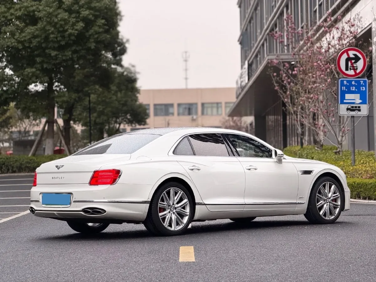 2022 Bentley Flying Spur 2.9T 416HP V6 8DCT PHEV 18KWH,autocango,china used car exporter,china ev exporter,chinese used car exporter,chinese used ev exporter