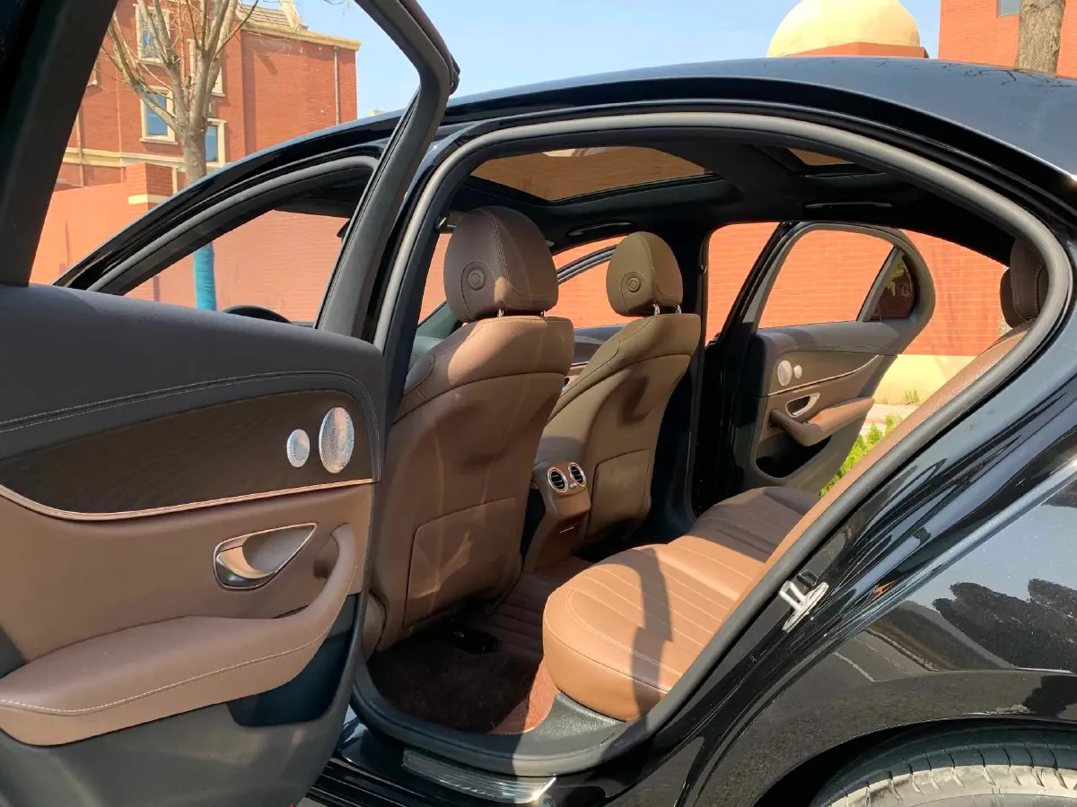 2021 Mercedes-Benz E Class 1.5T 184HP L4 9AT,autocango,china used car exporter,china ev exporter,chinese used car exporter,chinese used ev exporter